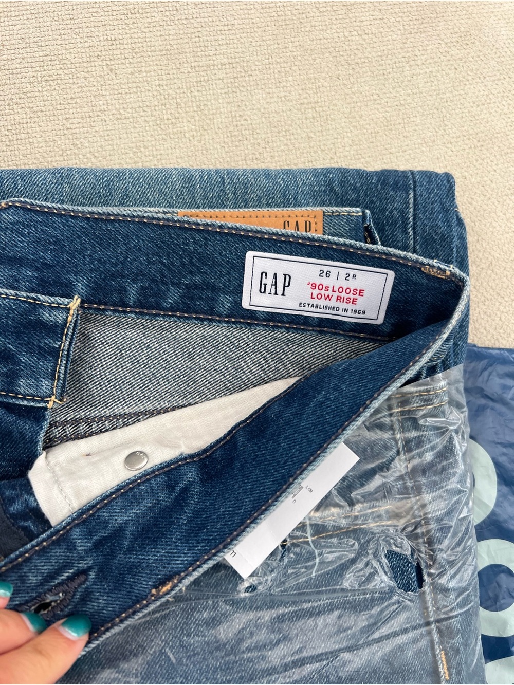 NWT The Hailey Low Rise Loose Jeans - Picture 6 of 7
